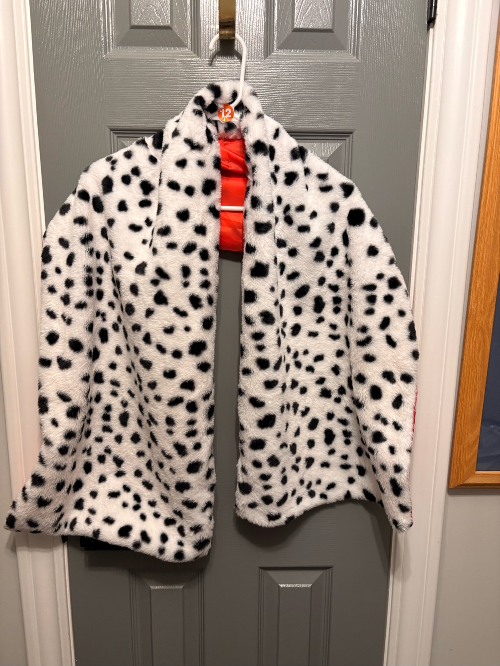 Adult Faux Fur Dalmatian Cape Halloween Costume Cruella De Vil Masquerade Style